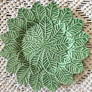 VTG BORDALLO PINHEIRO 13” green leaf charger plate